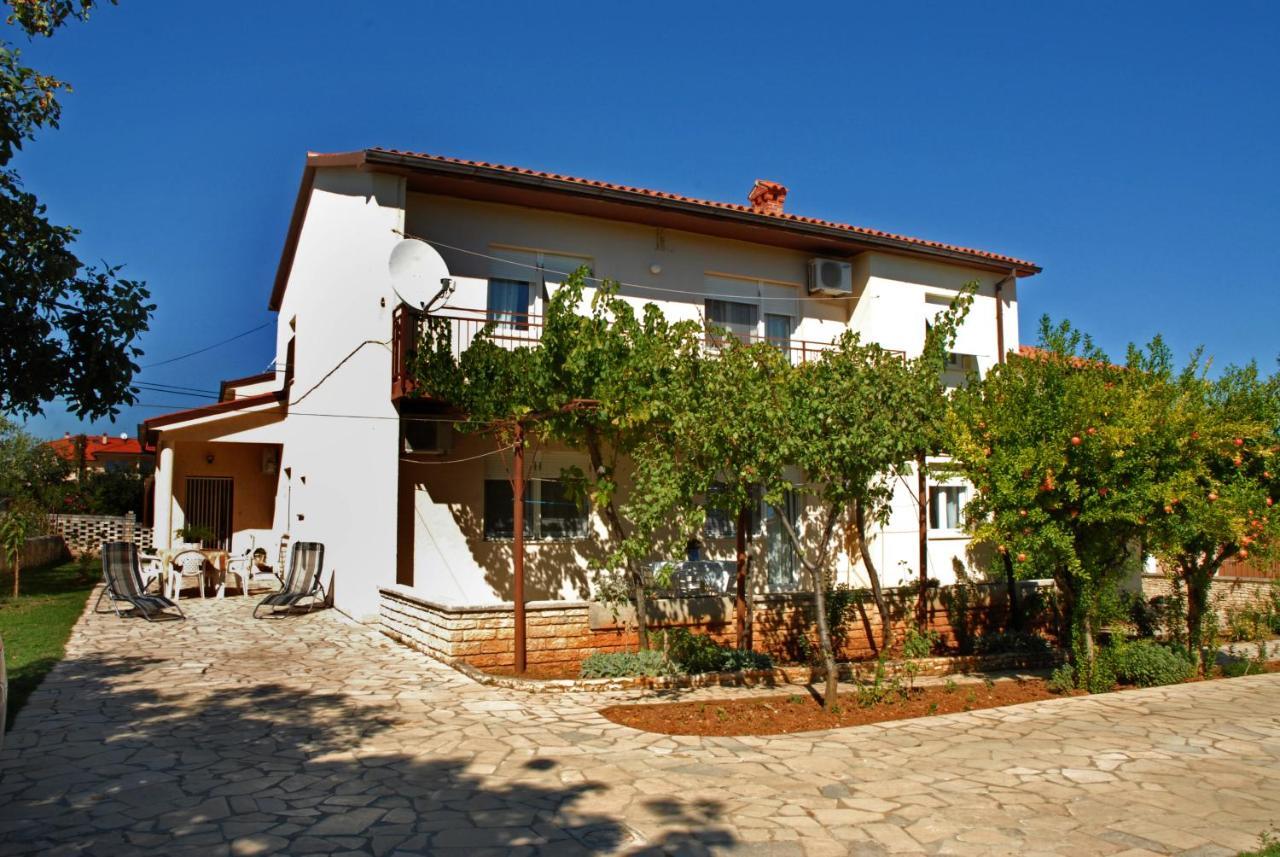 Apartment Valentina Ližnjan Exteriör bild